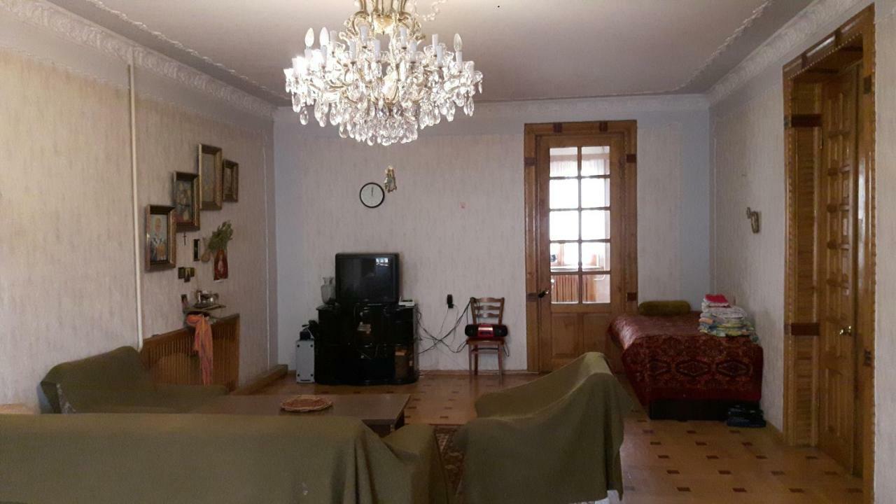 Guli Hotel Gori Exterior foto